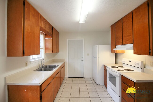 Building Photo - Great 3 Bedroom Home in Fort Walton Beach