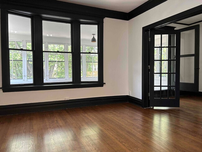 Building Photo - 3841 N Lawndale Ave