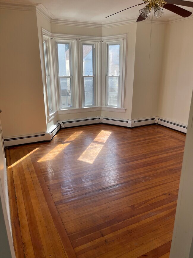 Building Photo - 60 Bowdoin St