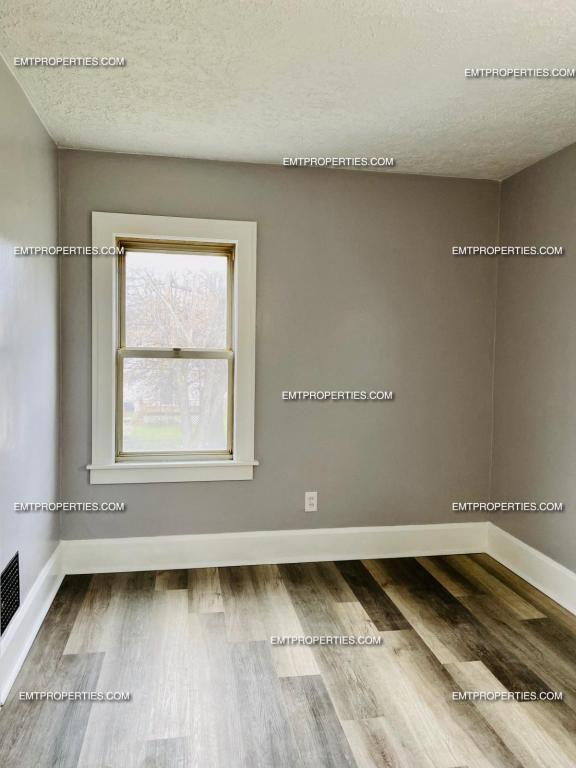 Building Photo - 244 Marseilles Ave