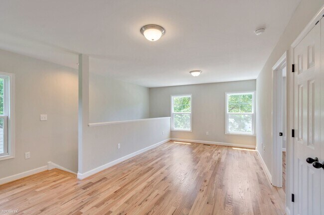 Building Photo - 4 br, 2 bath House - 126 Summit Street Unit A