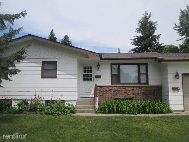 Primary Photo - 1016 32nd Ave S
