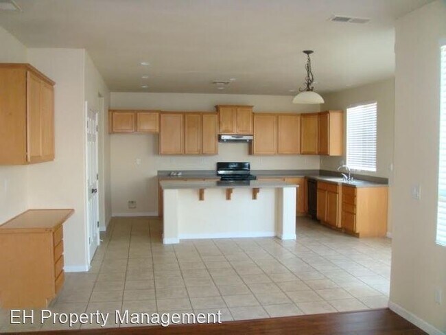 Building Photo - 4 br, 2.5 bath House - 8445 West Wing Drive