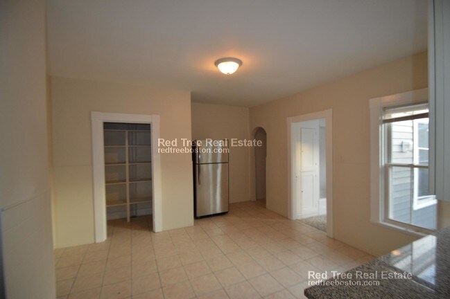 Building Photo - 124 Kenrick St