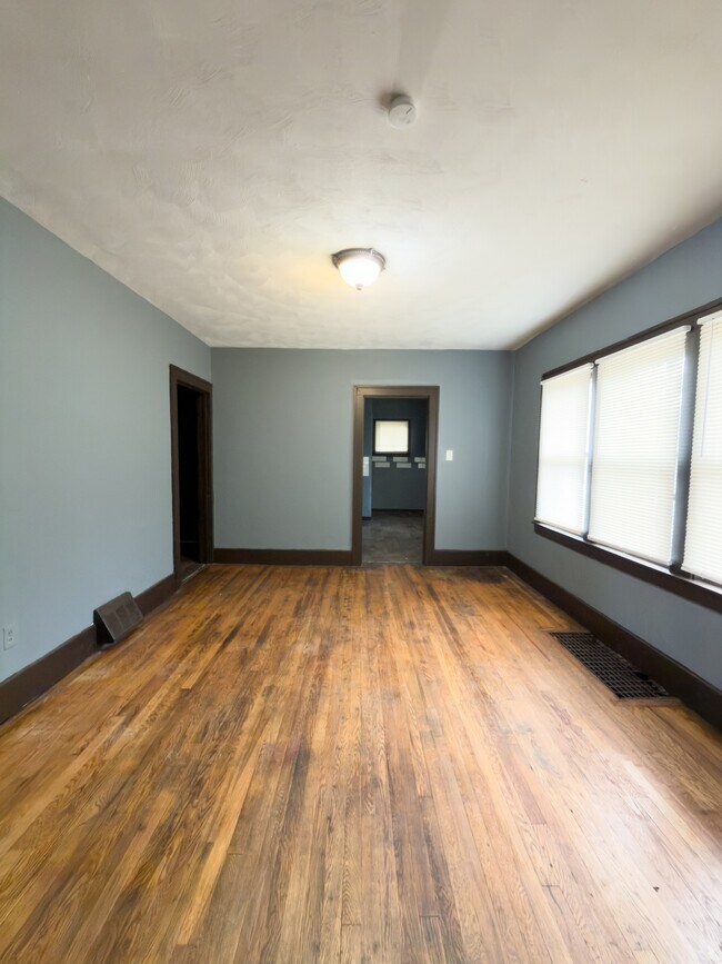 Foto del edificio - 2408 Monterey St