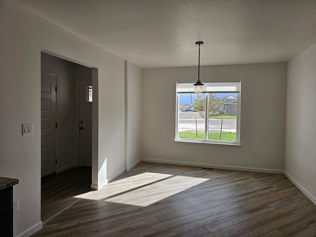 Building Photo - 901 Sonata Lane