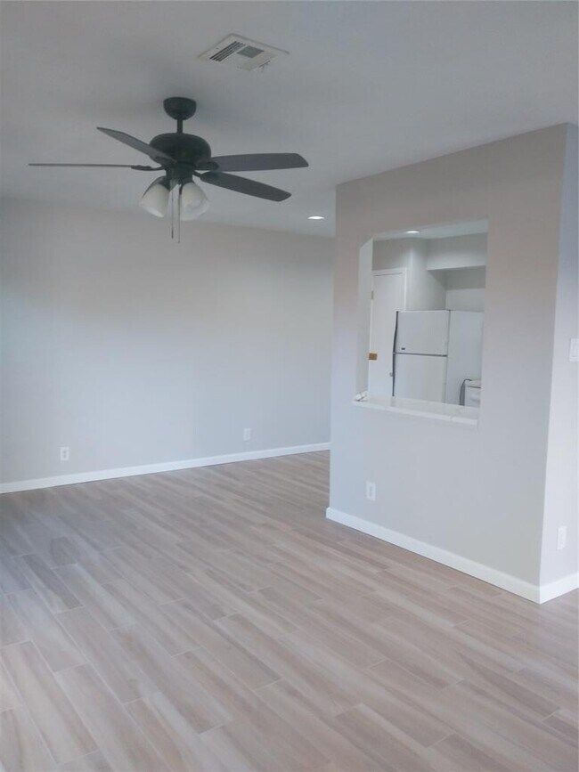 Foto del edificio - 5006 West Gate Blvd