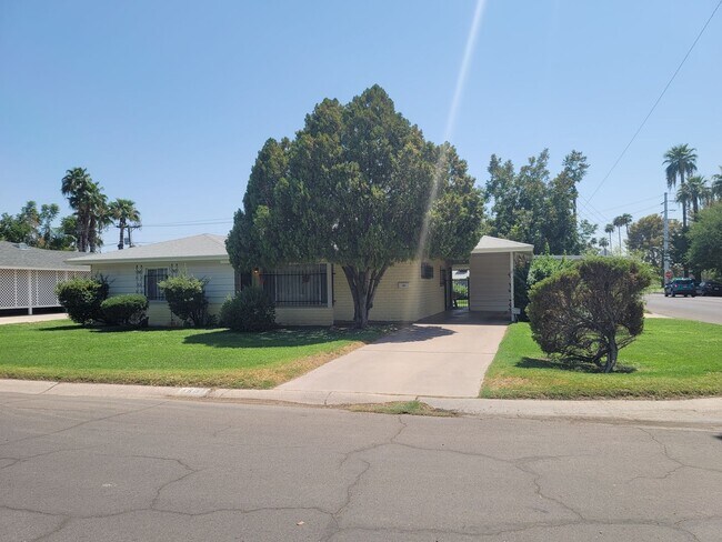 Building Photo - 3 br 2 ba Near Arcadia