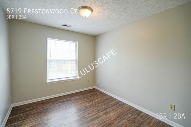 Foto del edificio - 5719 Prestonwood Ct