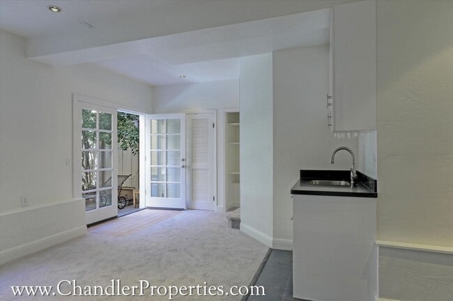 Photo - 3217-21 Gough Street Apartments