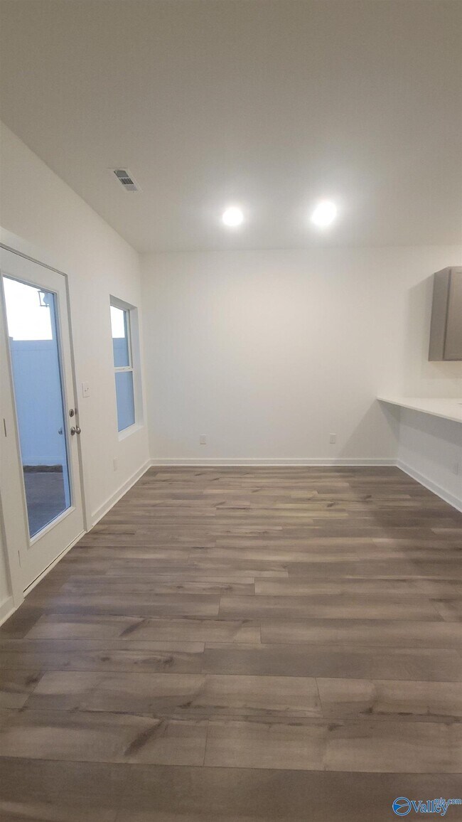 Foto del edificio - 7597 Discovery Pt Dr NW