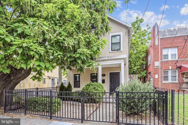 Foto del edificio - 612 Alabama Ave SE