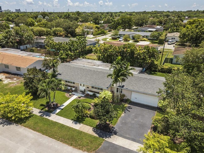 Foto del edificio - 8520 SW 84th Terrace