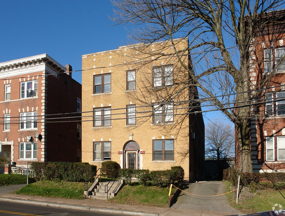 Building Photo - 206-208 Hamilton St