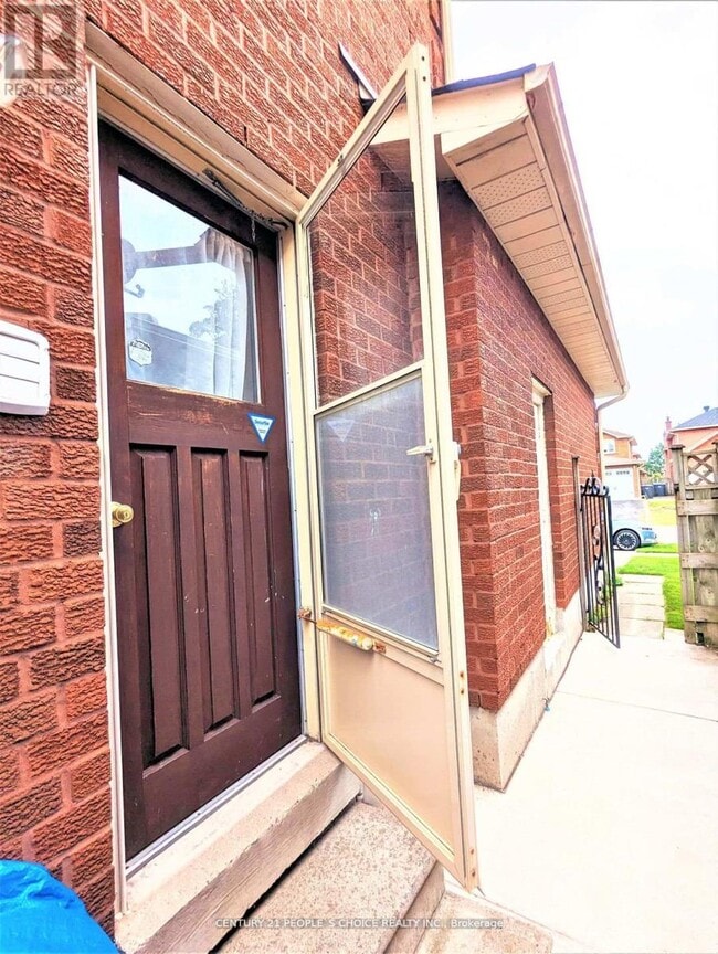 Building Photo - 485 Greenpark Crescent