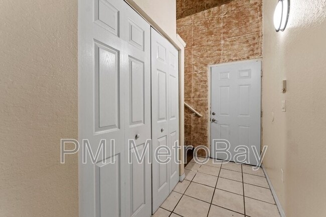 Building Photo - 5039 Sunridge Palms Dr