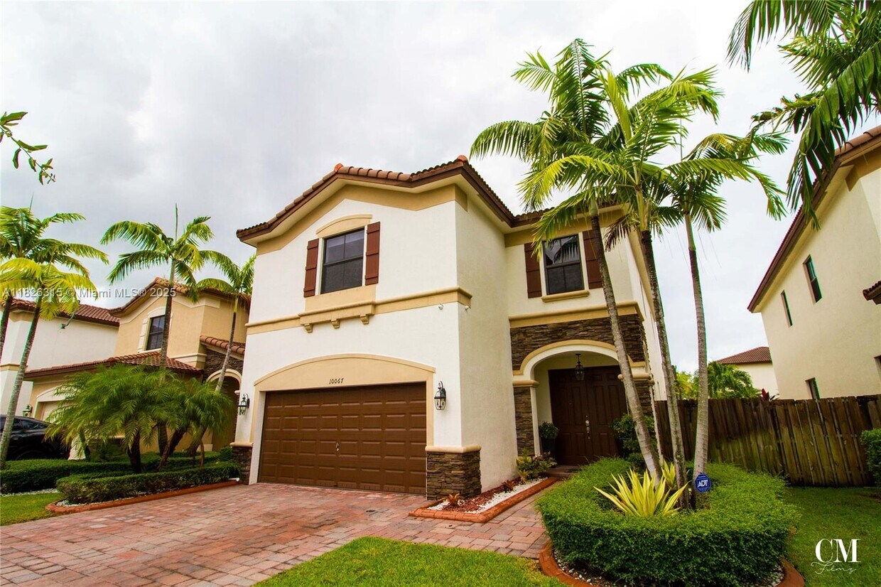 Foto principal - 10067 NW 88th Ter