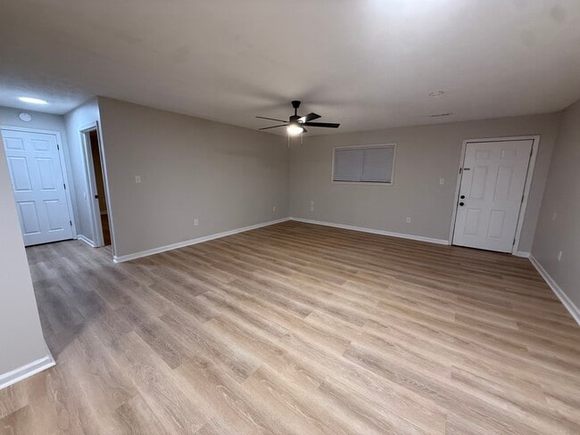 Building Photo - 135 Anzie Way