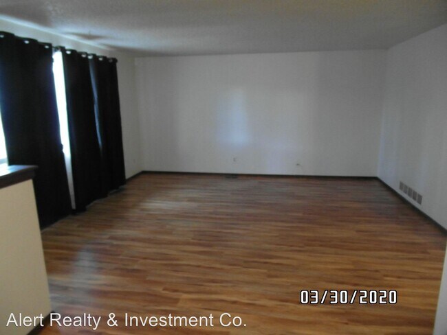 Building Photo - 2330 Wedgewood Ave