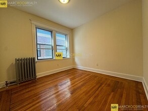 Building Photo - 27 Park Dr