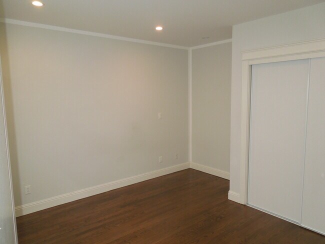 Building Photo - 351 Louisburg St
