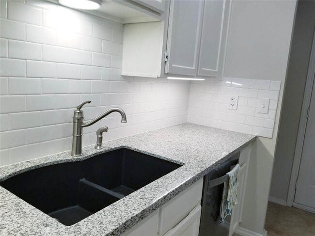 Building Photo - 3722 Westmeadow Dr
