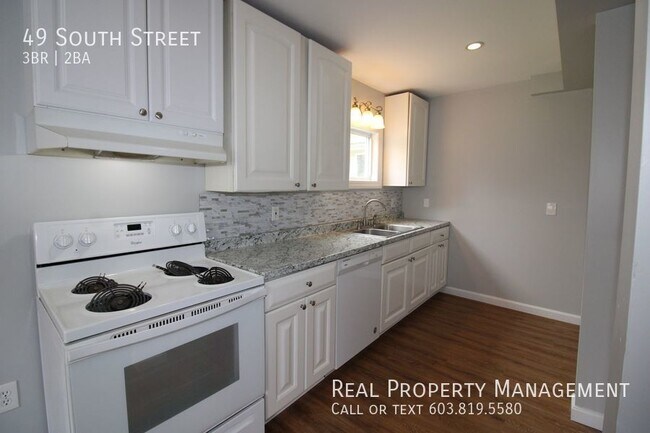 Foto del edificio - Spacious 3 Bedroom Townhouse in Rollinsford!