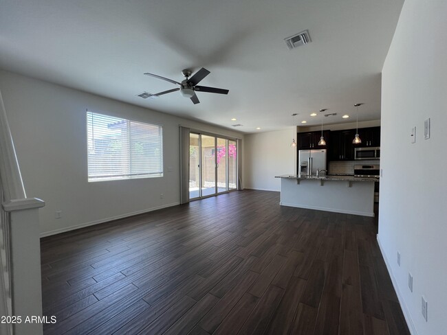 Foto del edificio - 4621 Kirkland Ave