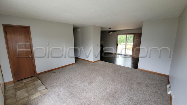 Building Photo - 143 Crestridge Dr NW