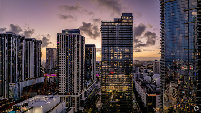 Building Photo - Miami World Tower