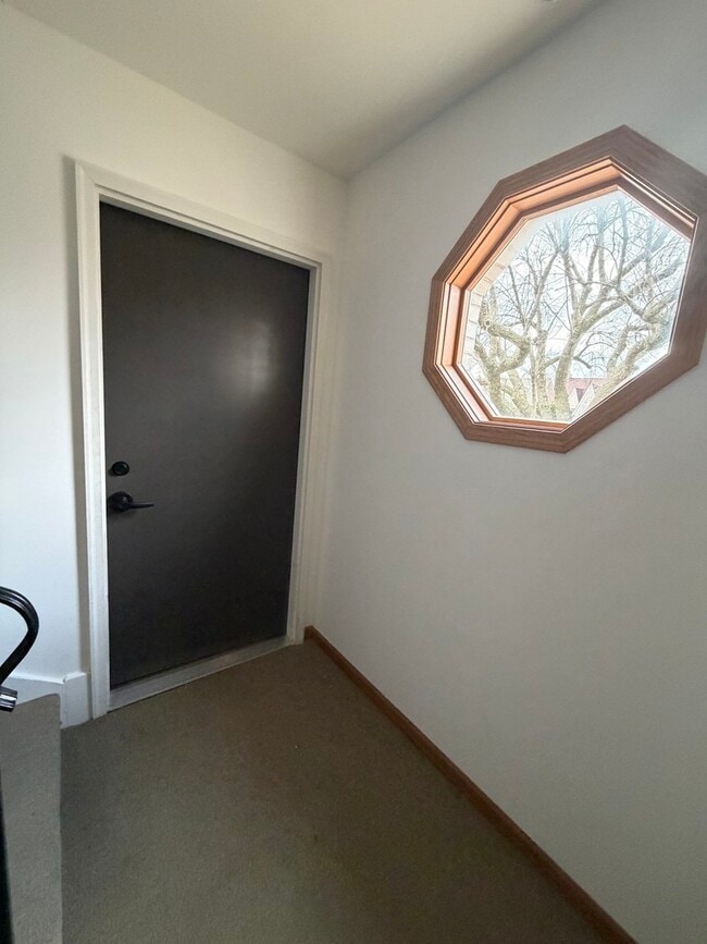 Building Photo - 2825 73rd Ave