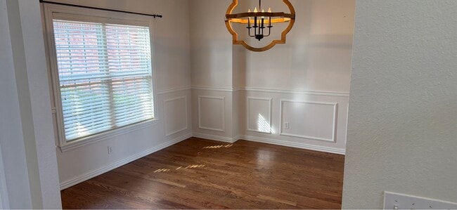 Building Photo - 1216 NE Buckingham Blvd