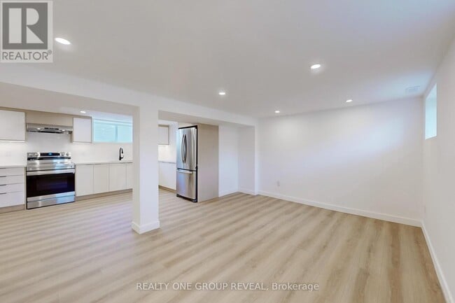 Building Photo - 739 Annland St