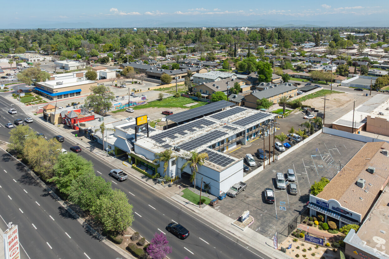 1400 S Mooney Blvd - Vista aérea - Sequoia Village