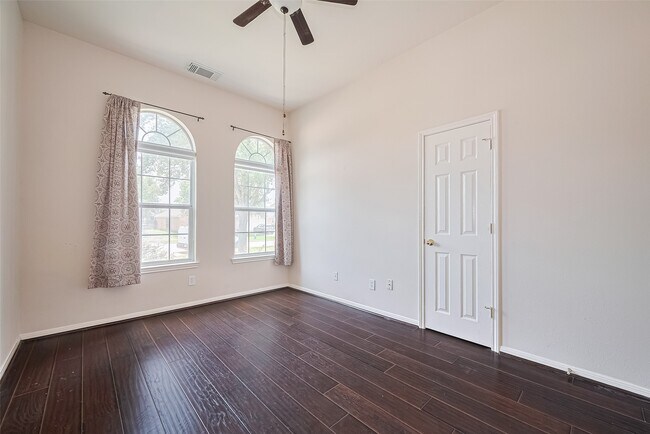 Foto del edificio - 4627 Adobe Pines Ln