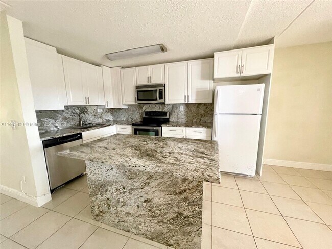 Foto del edificio - 105 Meadows Cir