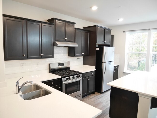 Foto del edificio - Spacious Townhome- Severn, MD