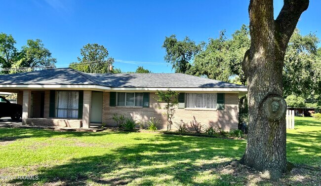 Building Photo - 207 Foreman Dr
