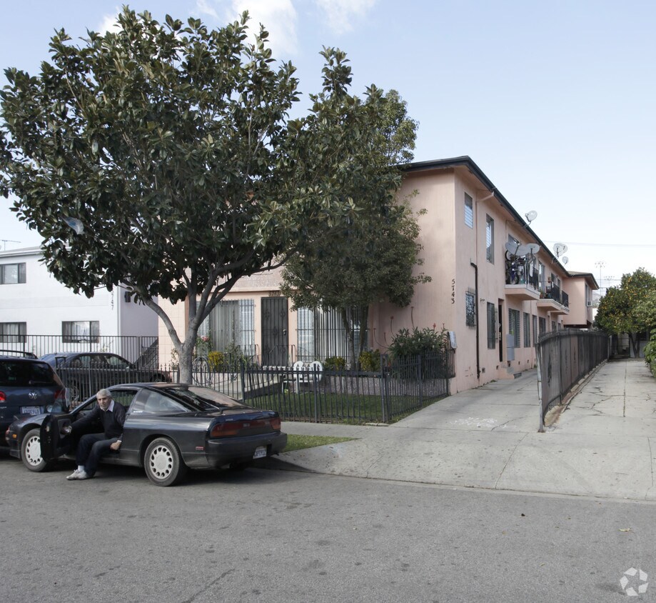 Foto principal - 5743 La Mirada Ave