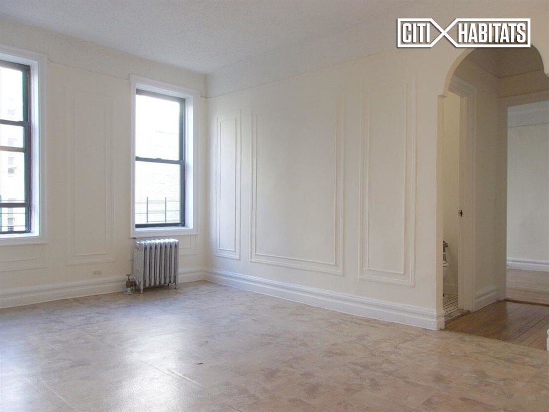 Primary Photo - 1441 Metropolitan Ave