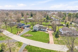 Building Photo - 15 Wildwood Dr