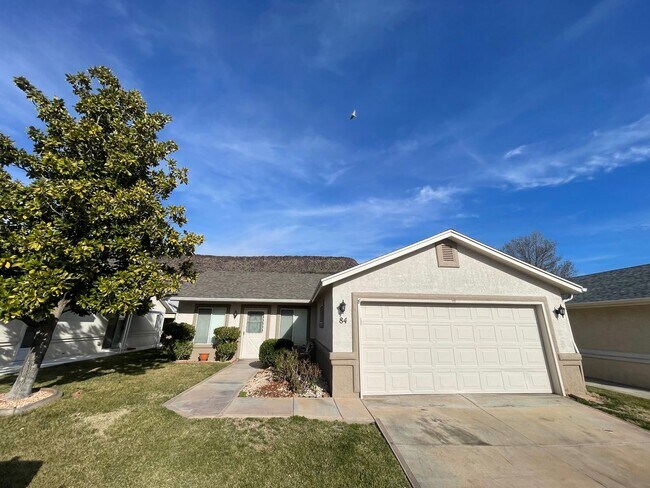 Building Photo - Fresh remodel in quiet neighborhood!  Comm...