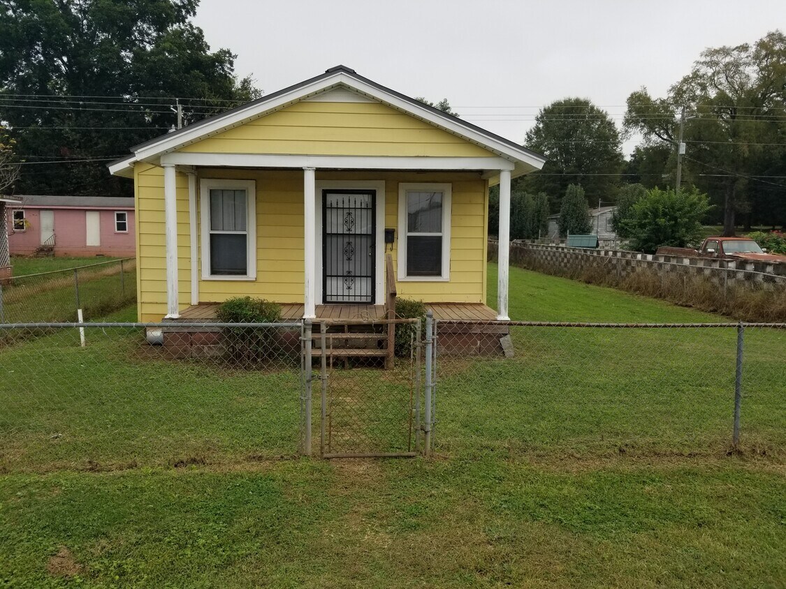 Primary Photo - 507 S Nashville Ave