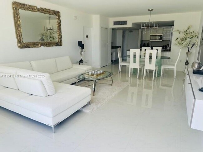 Foto del edificio - 10275 Collins Ave