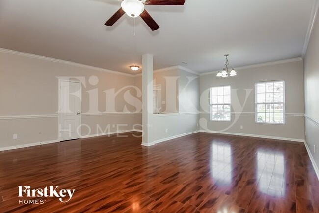 Building Photo - 14008 Lawrence Farm Ln