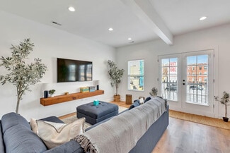 Building Photo - 3452 N Clark St