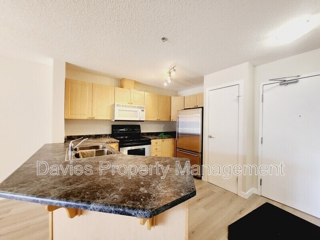 Building Photo - 4312-4139 139 Ave NW