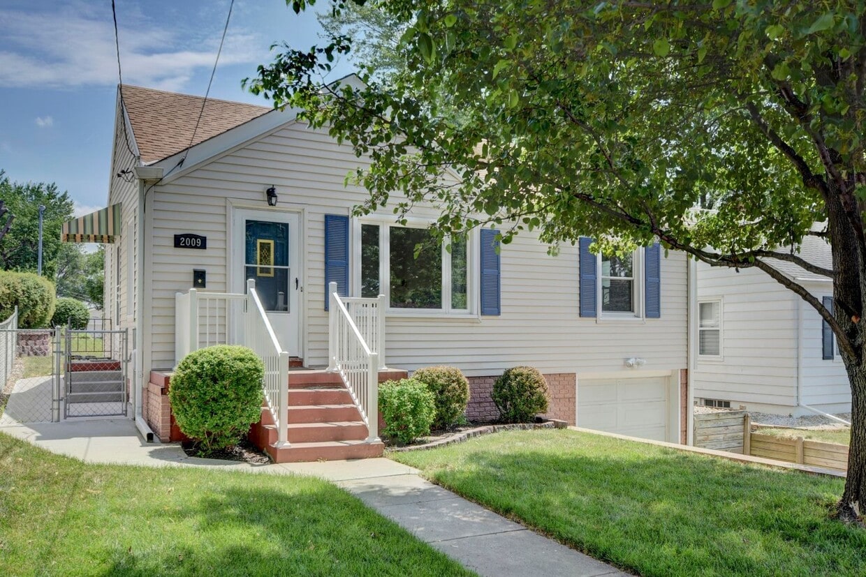 2 Bedroom in Aksarben - 2 Bedroom in Aksarben