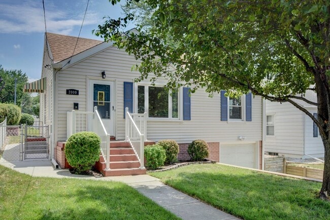 2 Bedroom in Aksarben - 2 Bedroom in Aksarben House