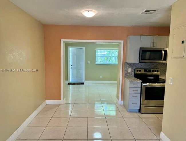 Foto del edificio - 6471 SW 27th St